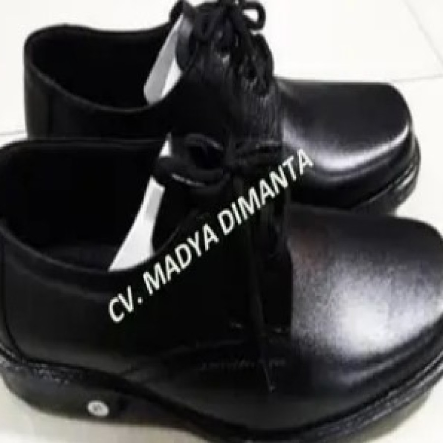SEPATU PANTOVEL LAKI LAKI