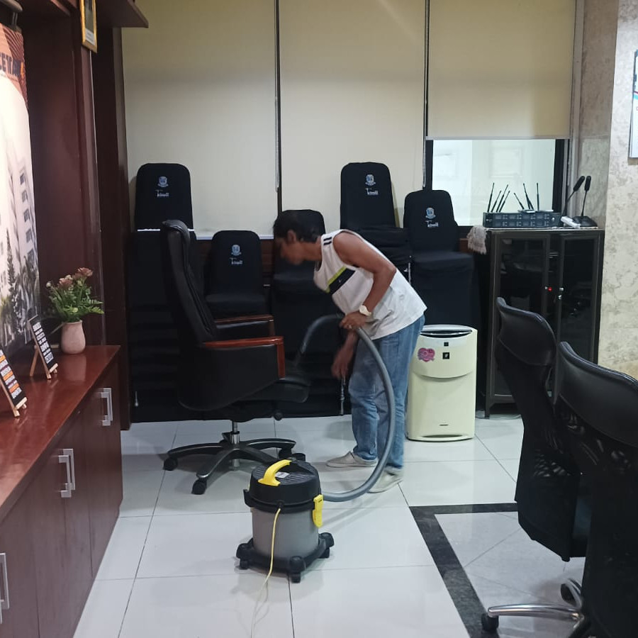 Pemeliharaan Kursi Rapat