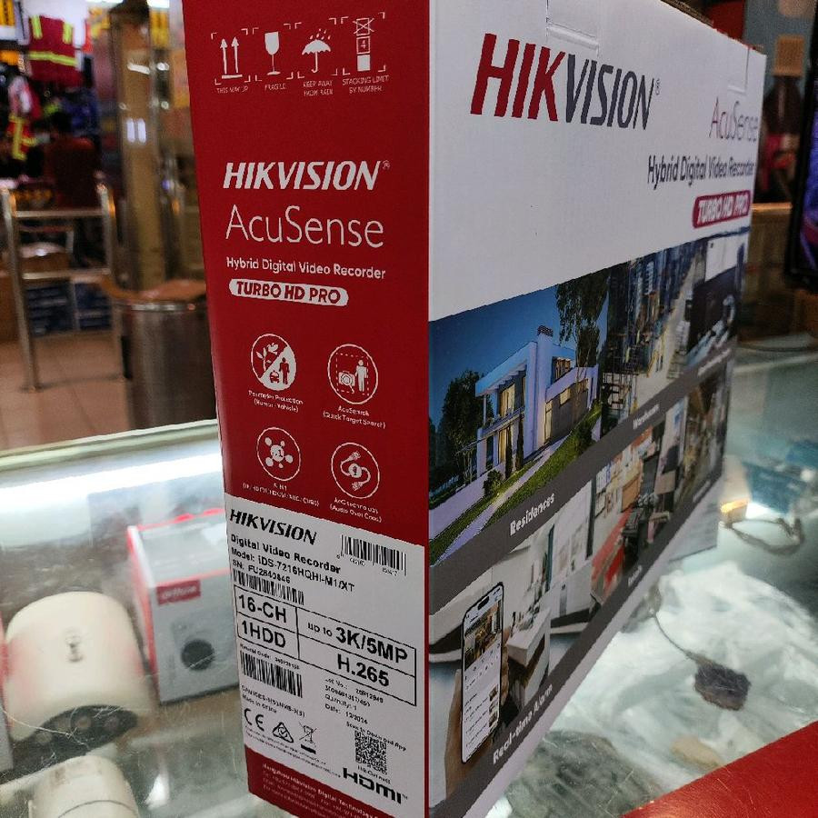 DVR Hikvision 16 Channel - depan