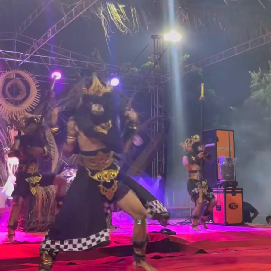 Tari Nara Kera - samping