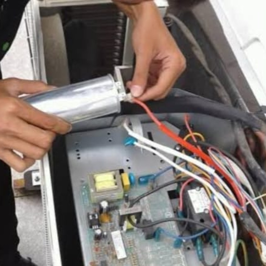 Ganti kapasitor kompresor AC split 2 PK