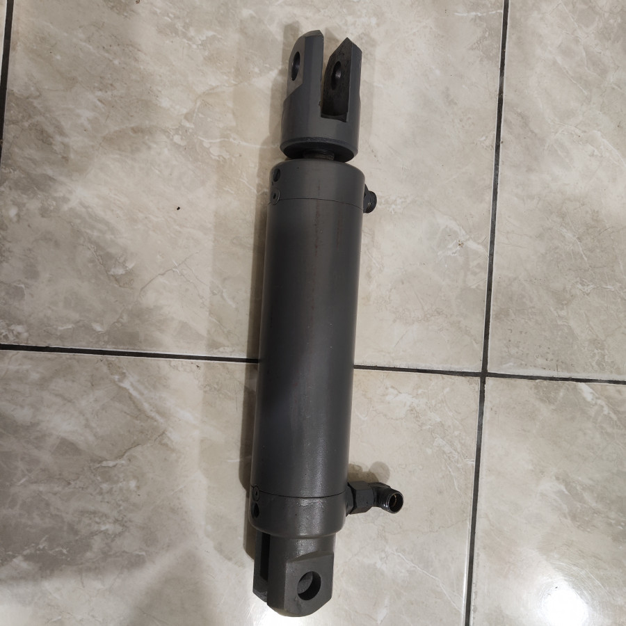 Tabung Hidrolis Custom - Tandem Vibrator Roller BOMAX BW100AD-4/2,5 Ton - samping