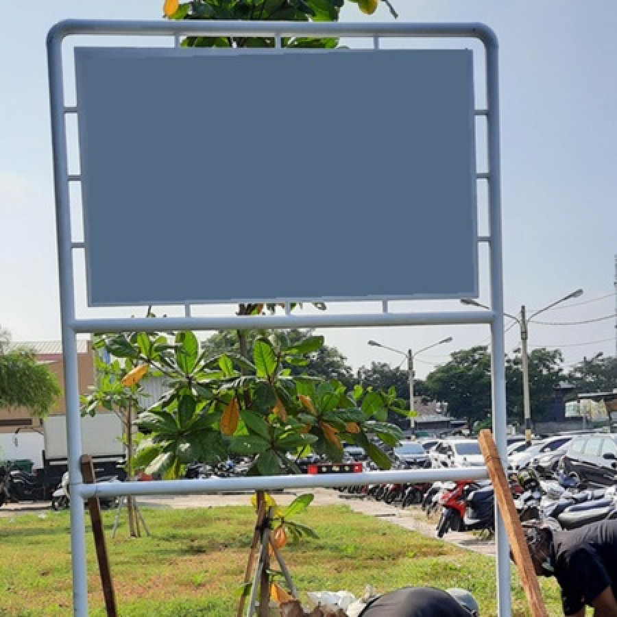 Papan Informasi Tiang Ganda Besi Pipa 1,5 Inch
