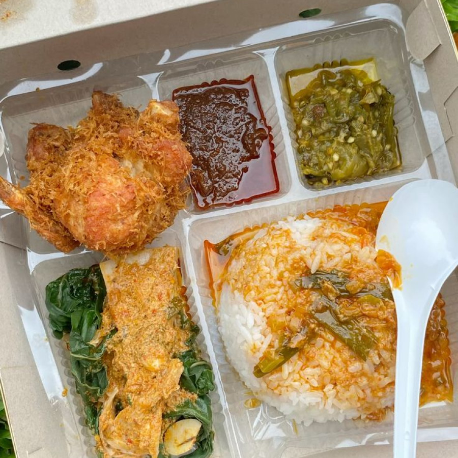 Nasi Kotak Padang + Air Mineral