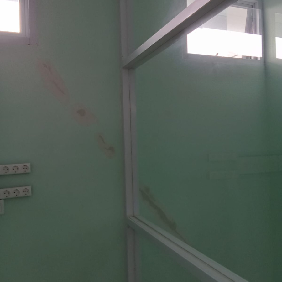 PEMELIHARAAN AREA KORIDOR KAMAR OPERASI, AREA STAF DAN KORIDOR KAMAR OPERASI BELAKANG - samping