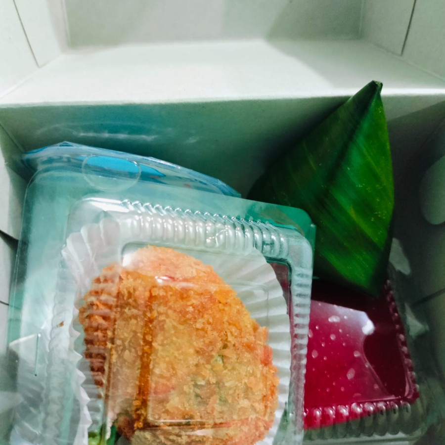 Paket snack kotak - depan