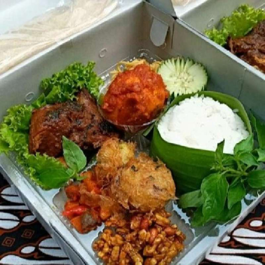 NASI BOX DAN SNACK
