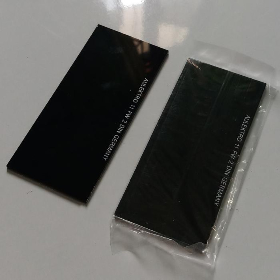 Kaca Las Hitam Safety Kotak 20 x 13 cm - samping