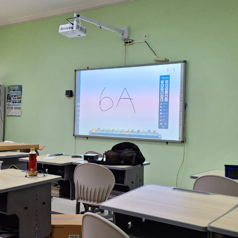 IT BOARD INTERACTIVE 96 INCH