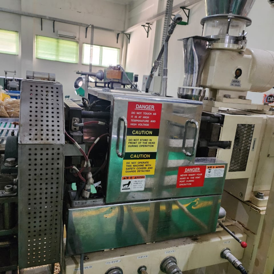 Maintenance Mesin Extruder