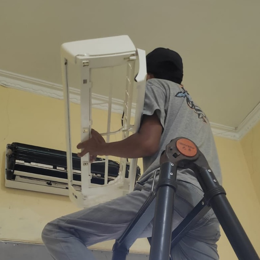 BONGKAR PASANG INDOOR AC PANASONIC  1 PK RUANG SARMED - depan