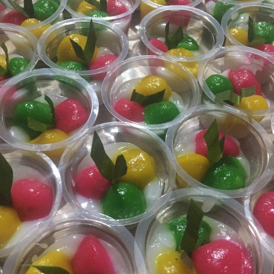 Snack Box 5 Macam + Aqua Botol 300 ml - detail