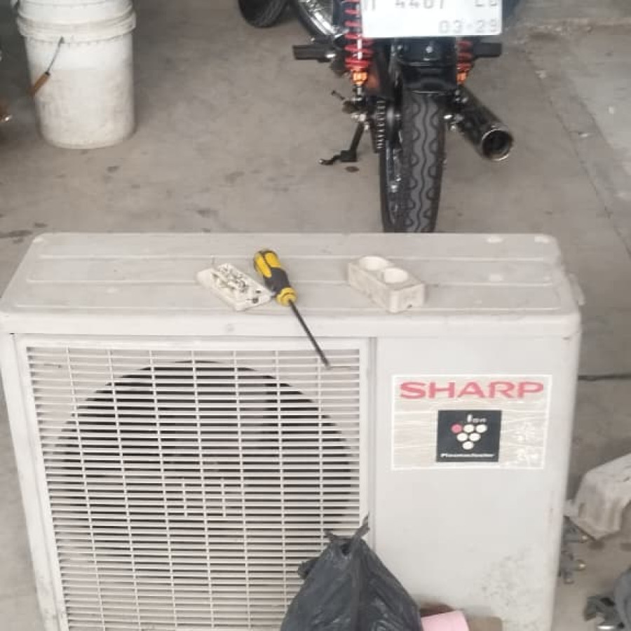 Pemeliharaan AC - samping