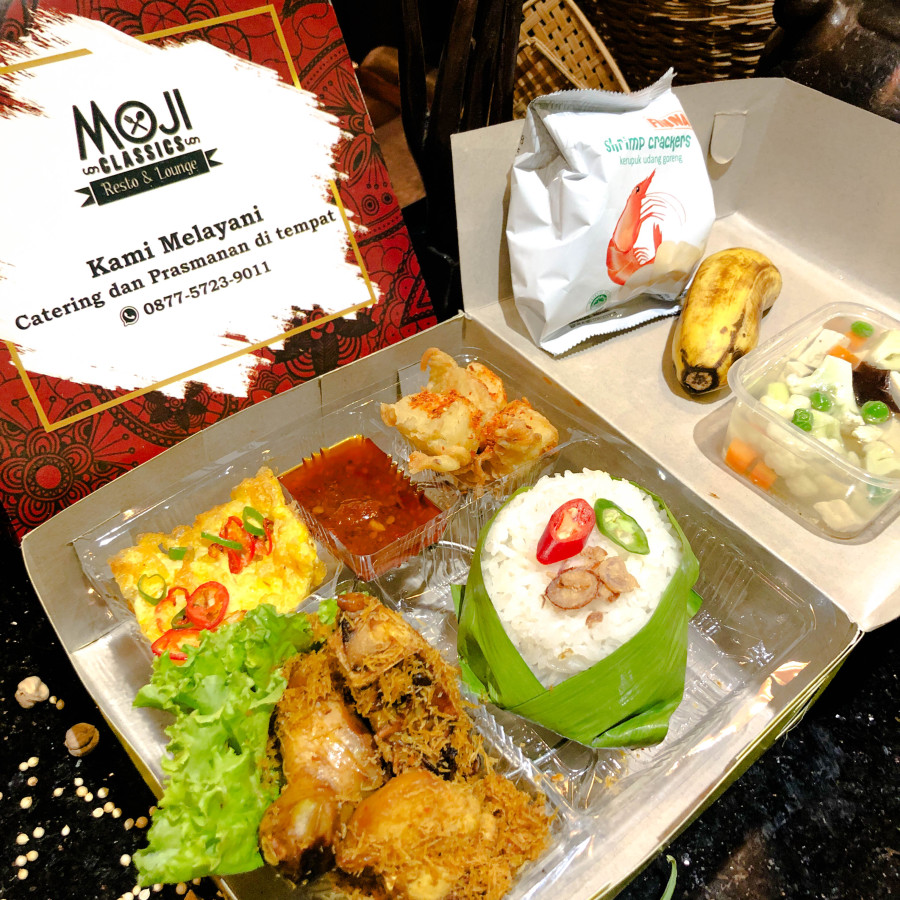 Nasi Kotak Soup Tahu Jamur & Ayam Serundeng by Moji Catering Varna Hotel Surabaya