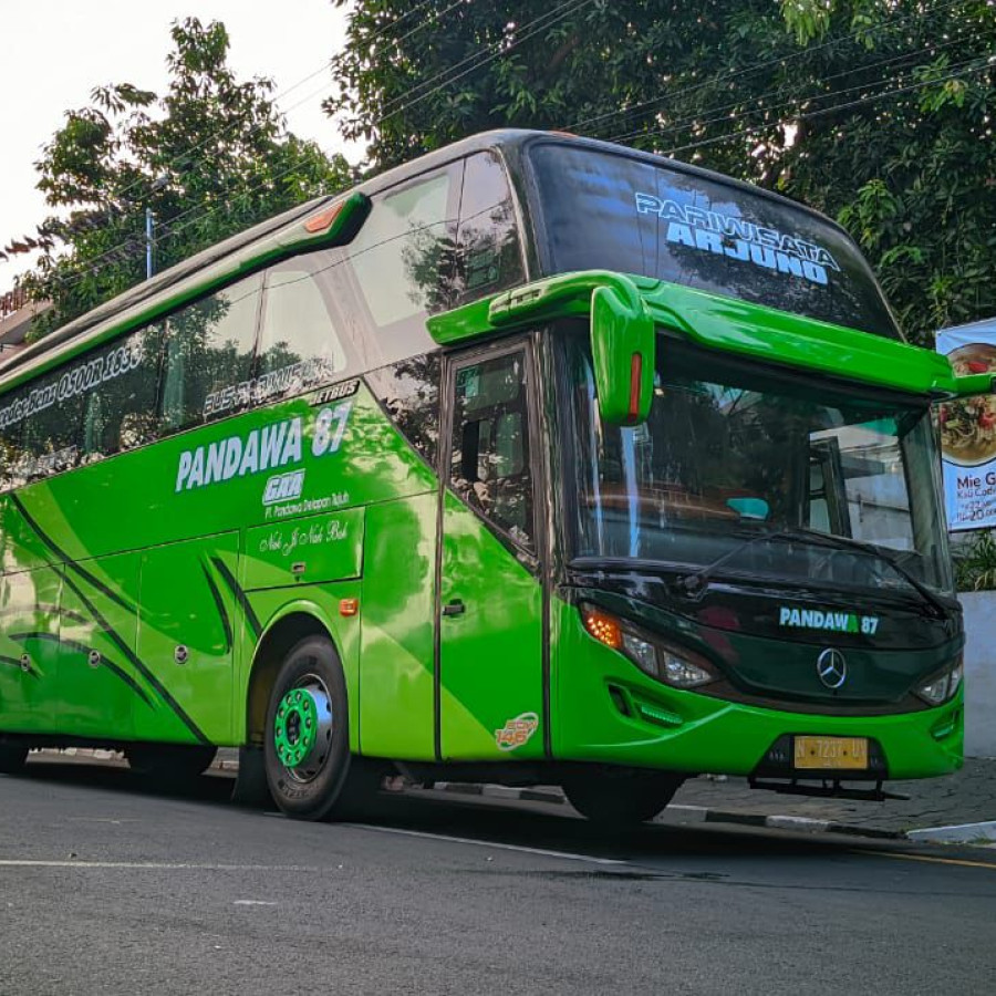 Bus Pariwisata JB2 / JB3 - samping