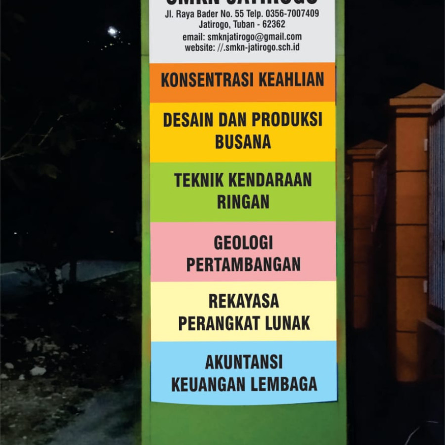 Neon Box ( Bahan Akrilik, Lampu LED, Adaptor, Rangka Besi)