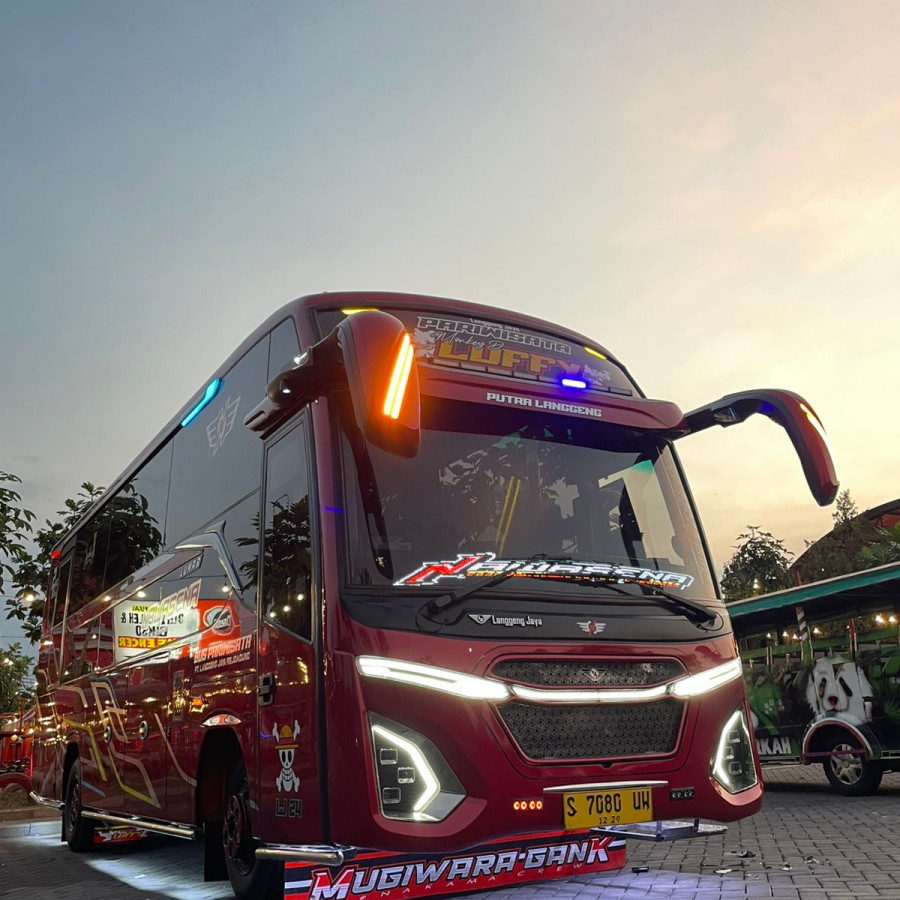 Sewa Medium Bus Area Jatim - 1 Hari
