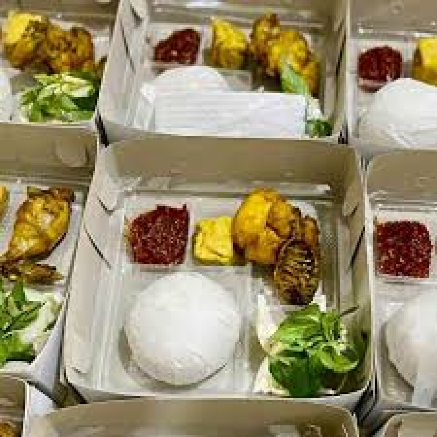 Paket Nasi Ayam Goreng