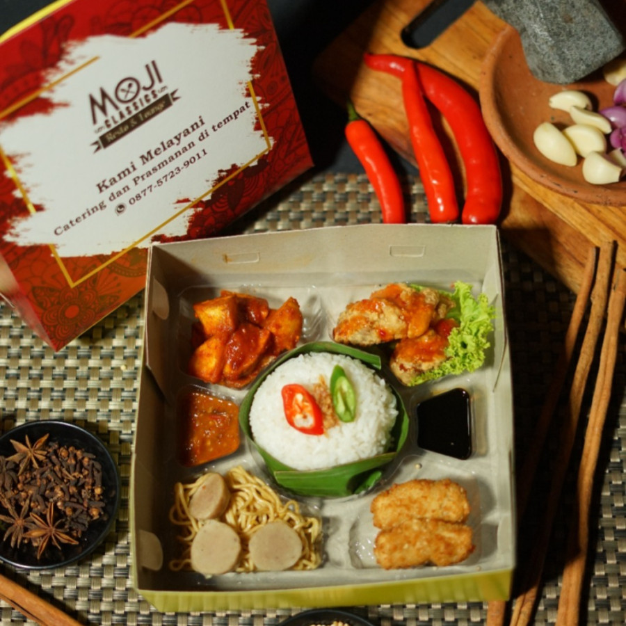 Nasi Kotak Ayam Koloke by Moji Catering by Varna Hotel Surabaya