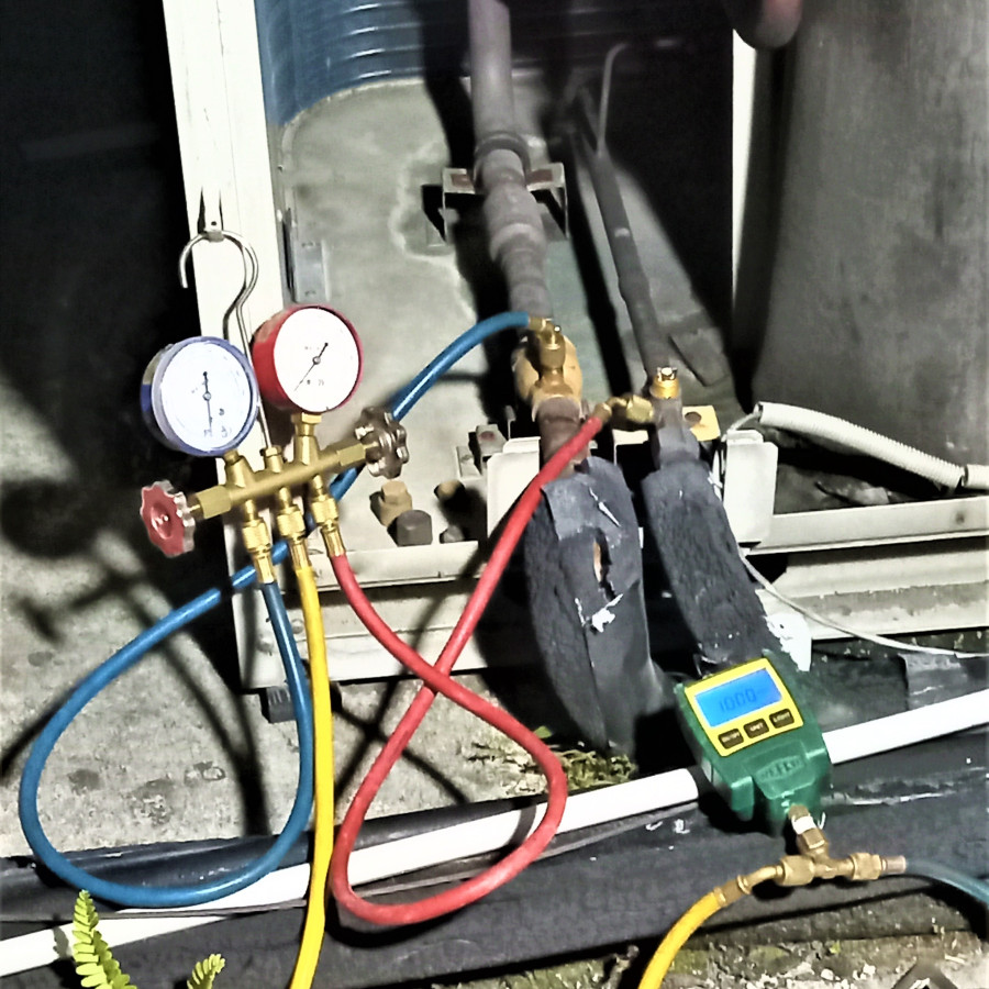 perbaikan kebocoran dan isi freon R410 ac cassete - utama