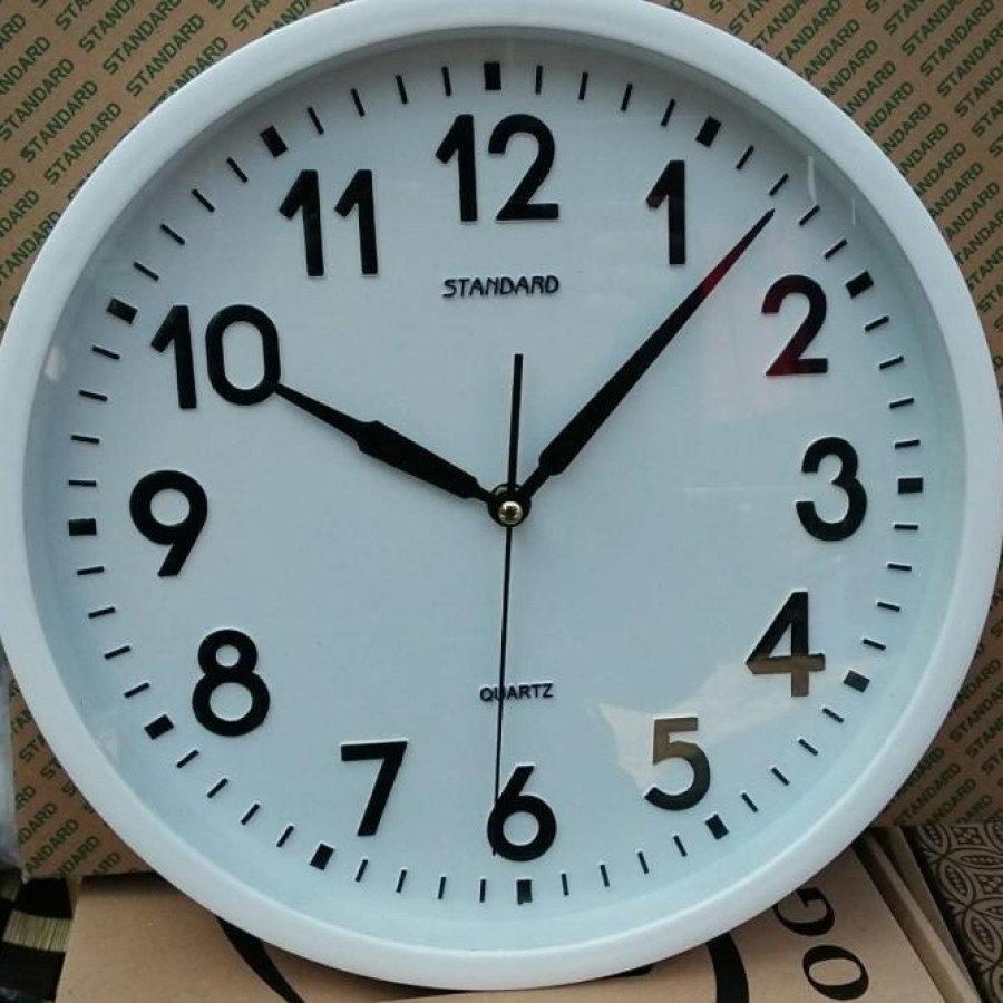 Jam Dinding Bulat Minimalis