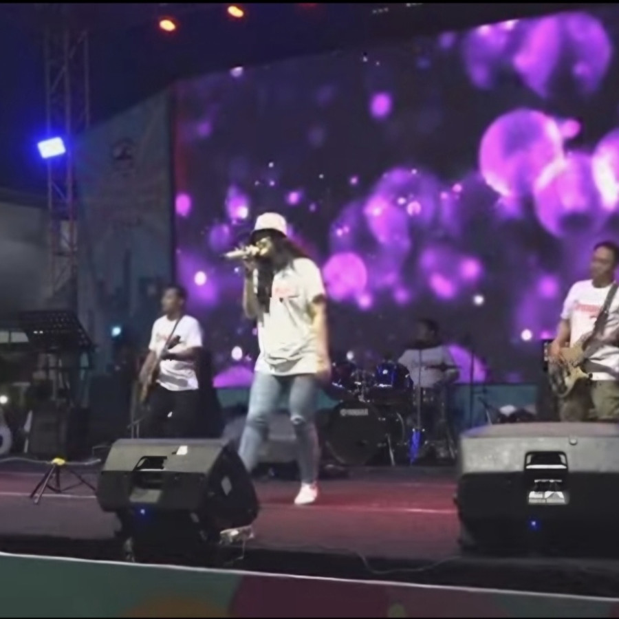 Penampilan Band sekala regional jawa tengah - samping