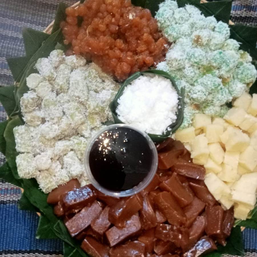 Jajan tradisional Tampah 5 macam