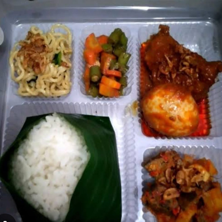 NASI KOTAK NASI CAMPUR LENGKAP+AIR MINERAL BOTOL MINI - utama