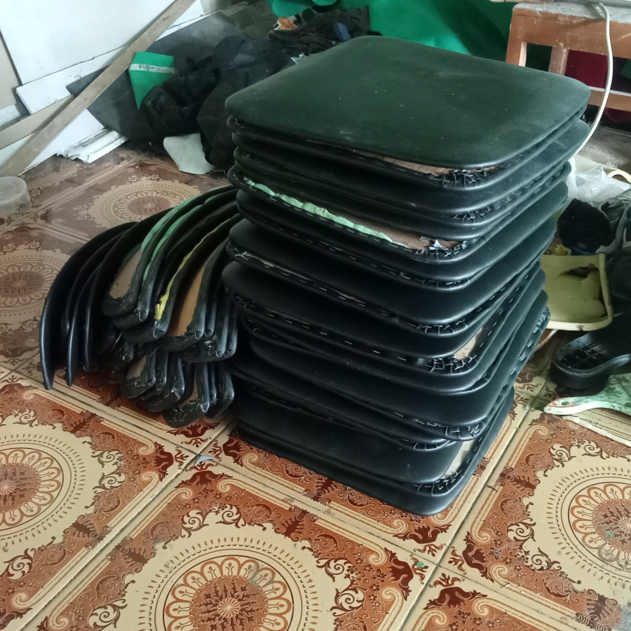 JASA PERBAIKAN KURSI LIPAT - depan