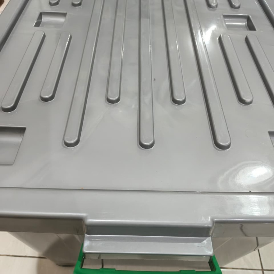 Kontainer Box Plastik Jumbo Silver MPW - depan