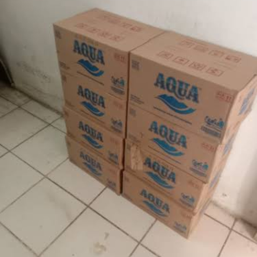 Air mineral gelas dus