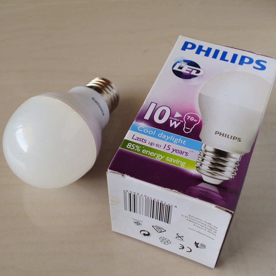 Lampu LED 10 Watt PHILIPS - detail