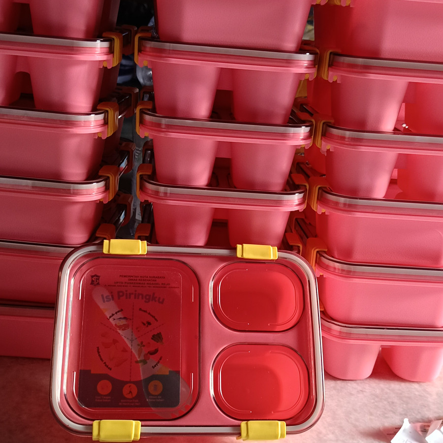 Kotak Makan Plastik - samping