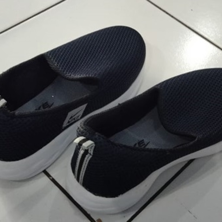 Sepatu Olahraga