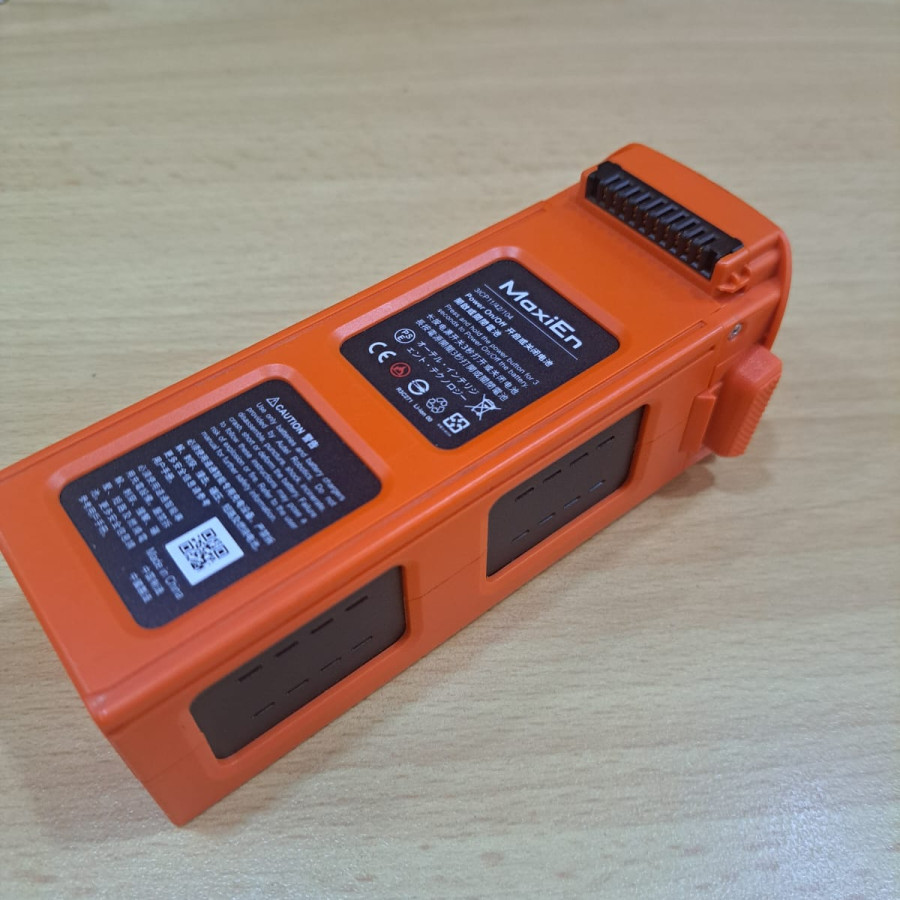 Paket Inteligent Drone Battery Set dan Charger - samping