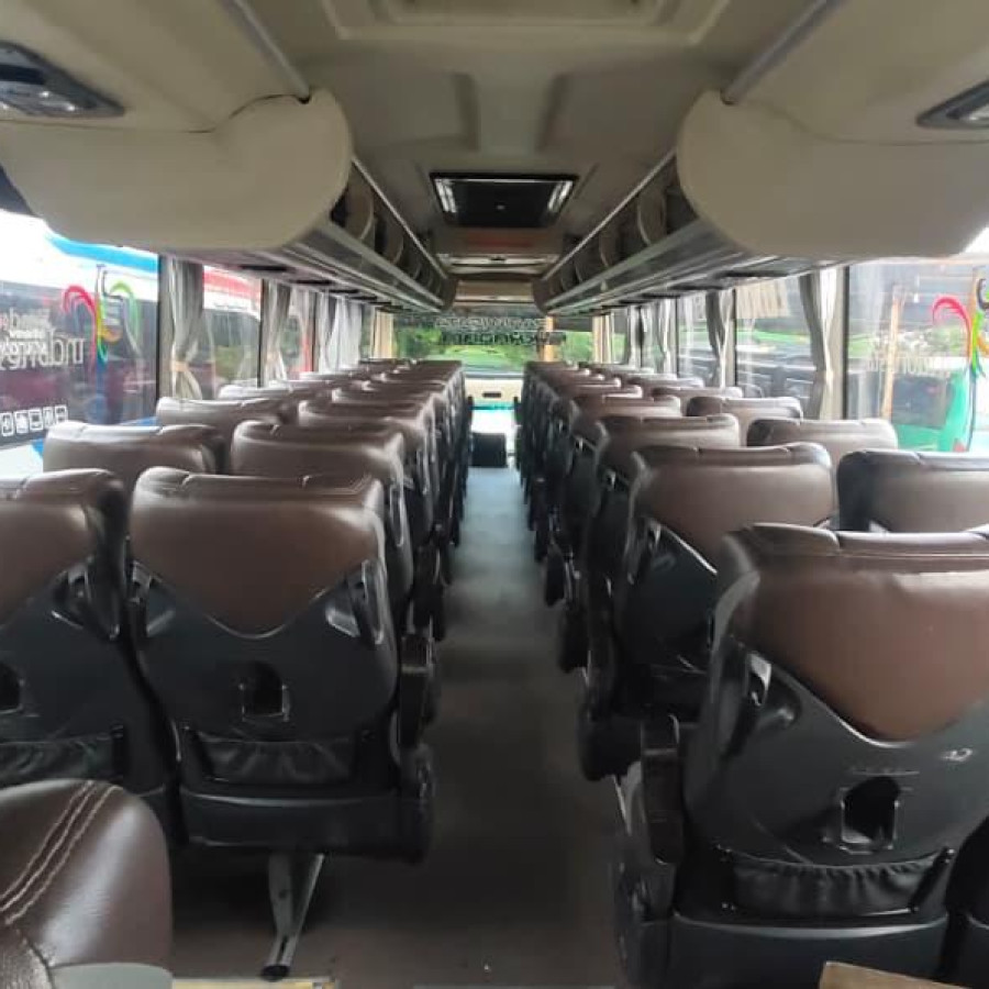 Sewa Bus Pariwisata Antar Kota dan Antar Provinsi - depan