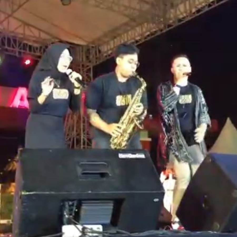 Perlengkapan Pertunjukan Sajian Kesenian - Band Musik Lokal