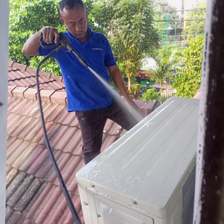 Jasa service satu set AC split 1,5 PK - 2 PK - depan