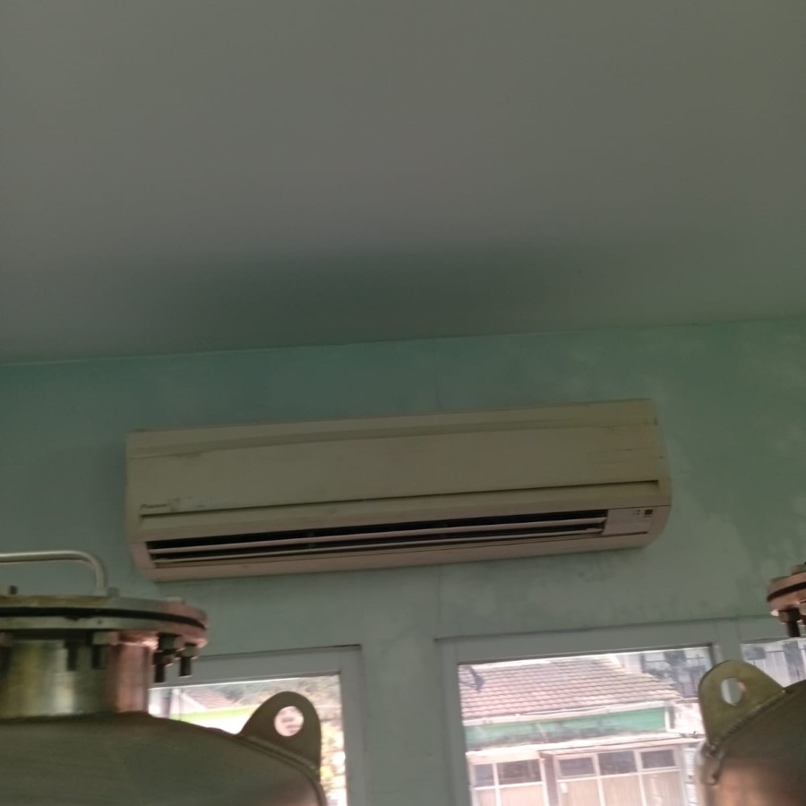 Perbaikan AC Split 2 Pk merk Panasonic - samping