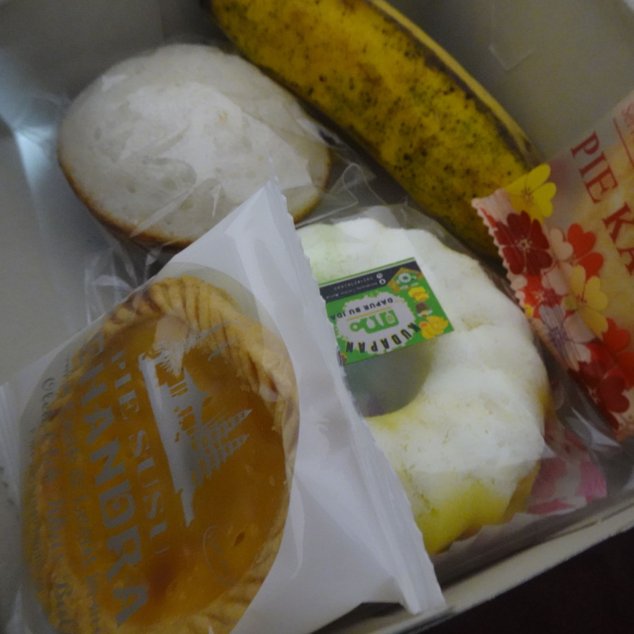 Snack Kotak Aneka Pie Yaya Berkah - detail