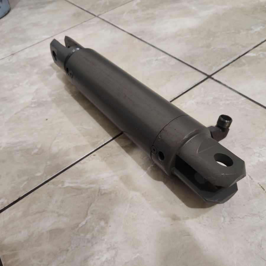 Tabung Hidrolis Custom - Tandem Vibrator Roller BOMAX BW100AD-4/2,5 Ton - utama