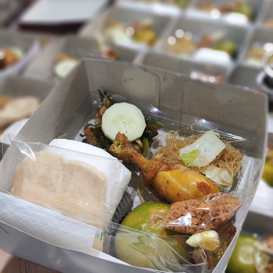 Paket makan hemat ayam goreng