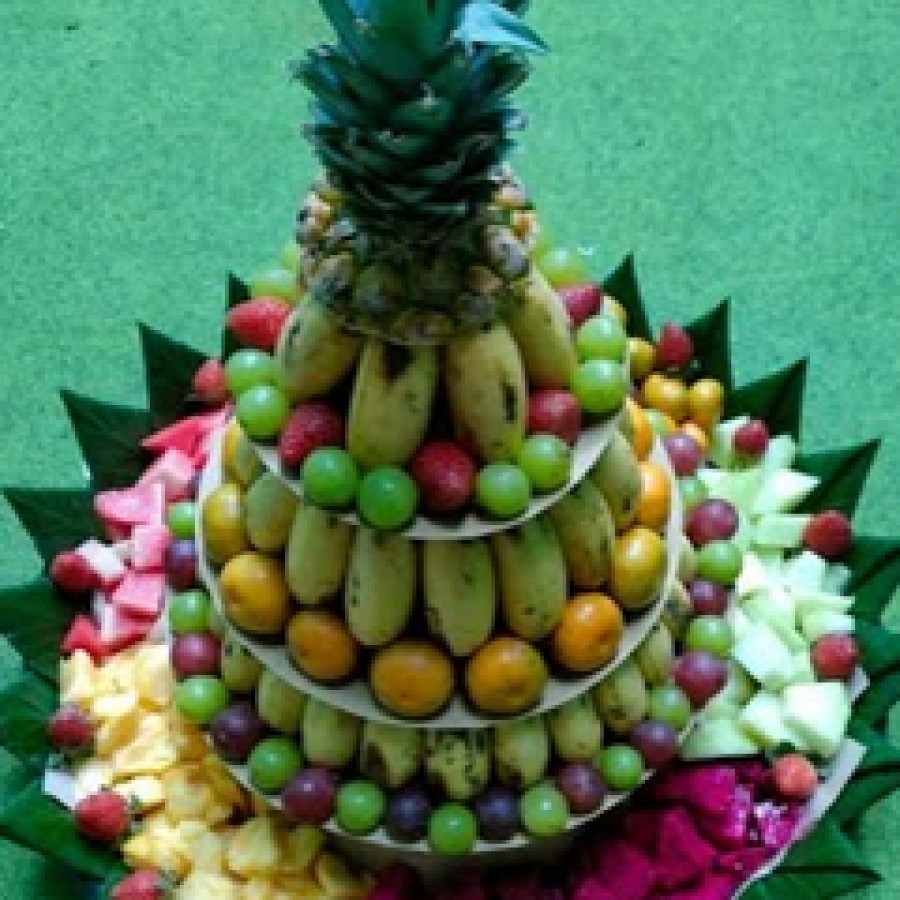 Gunungan buah sayur