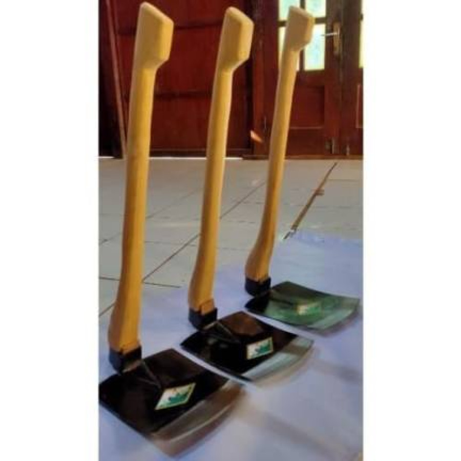 paket Cangkul dan gagang Kayu "Buaya"