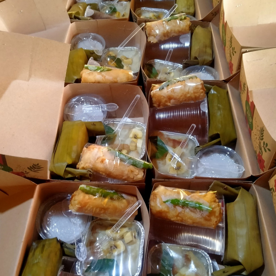 Mbak Ari Paket Snack - depan