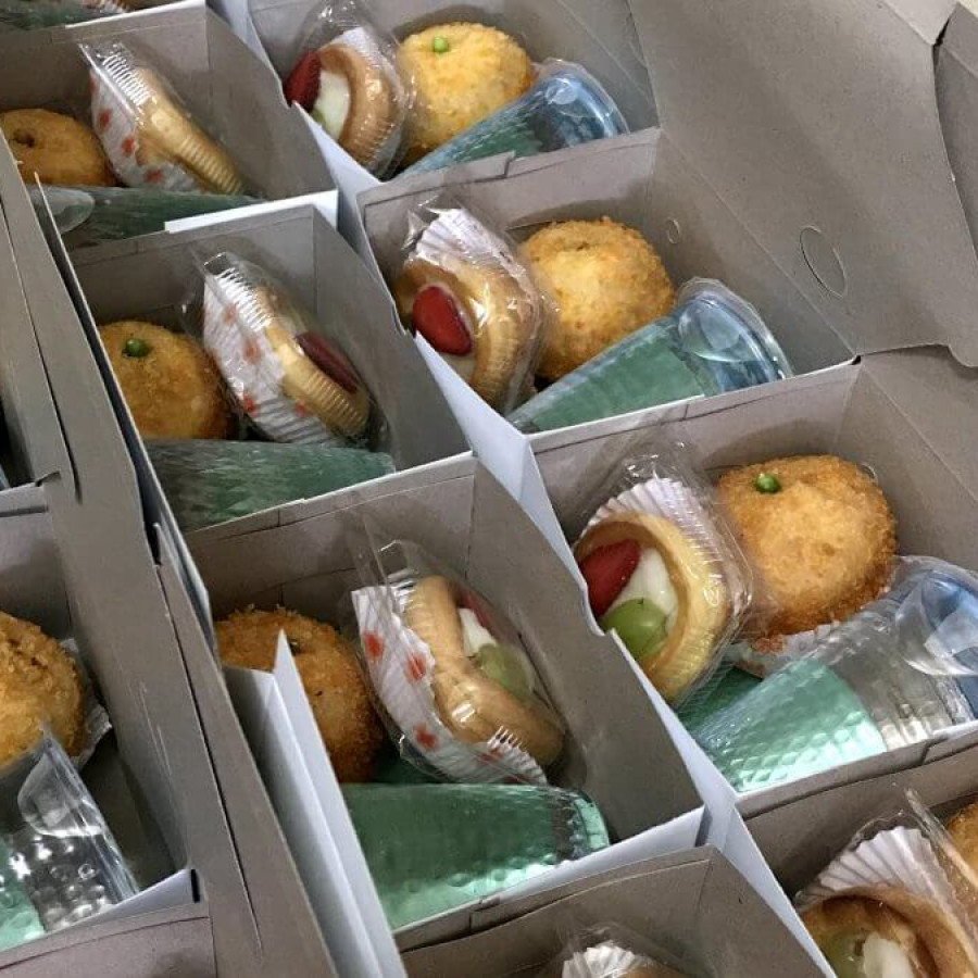 Snack dan Minum Rapat - samping