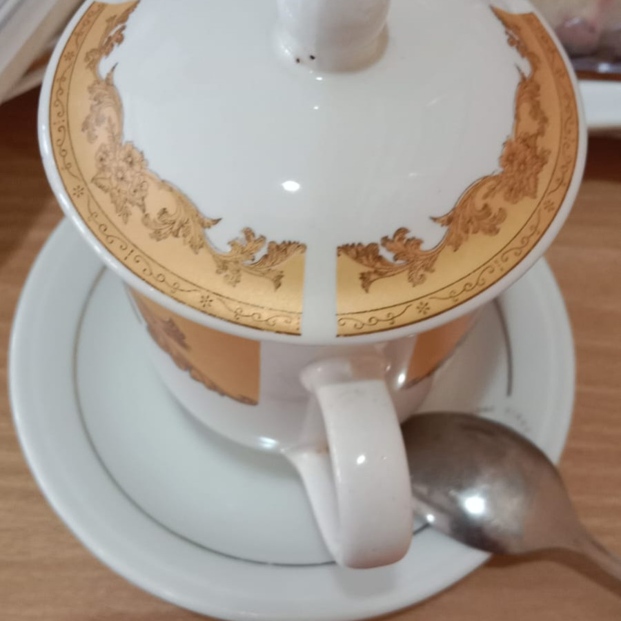 Tea Set (Cangkir dan Lepek), tempat kopi, teh dan gula - samping