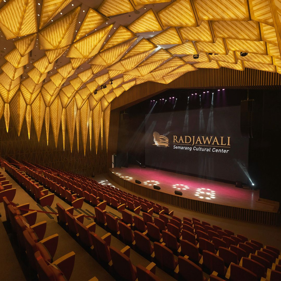 Radjawali Semarang Cultural Center - samping