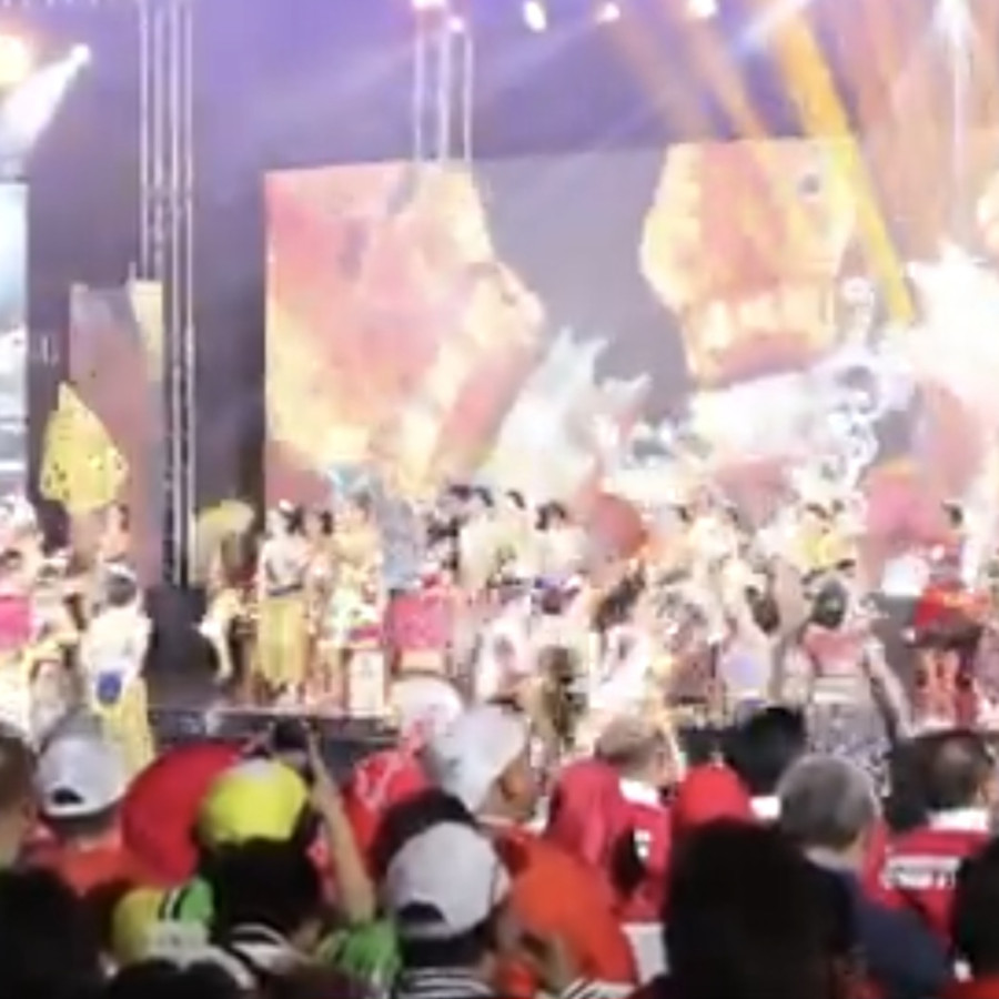 Penampilan kelompok tari/ Sanggar tari semi kolosal - utama