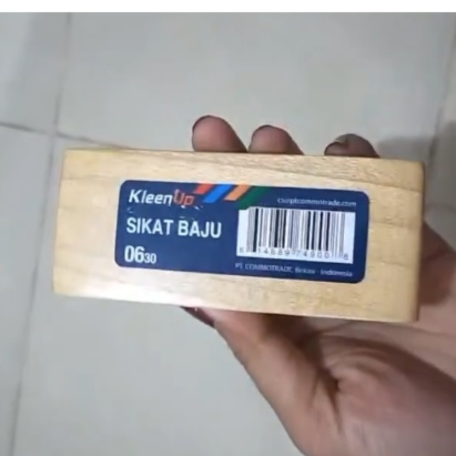 Sikat Pakaian -KLEEN UP - samping
